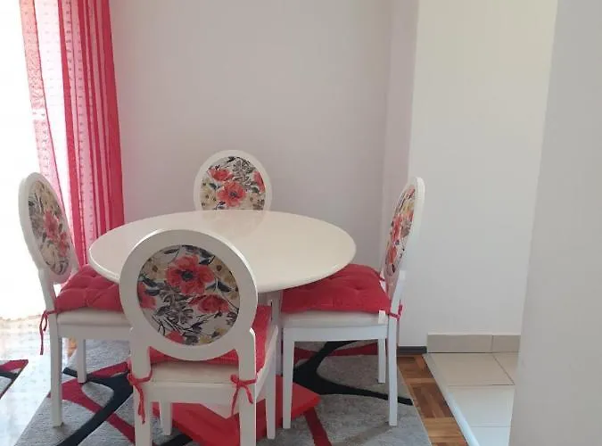 Lux Ristic 2 아파트